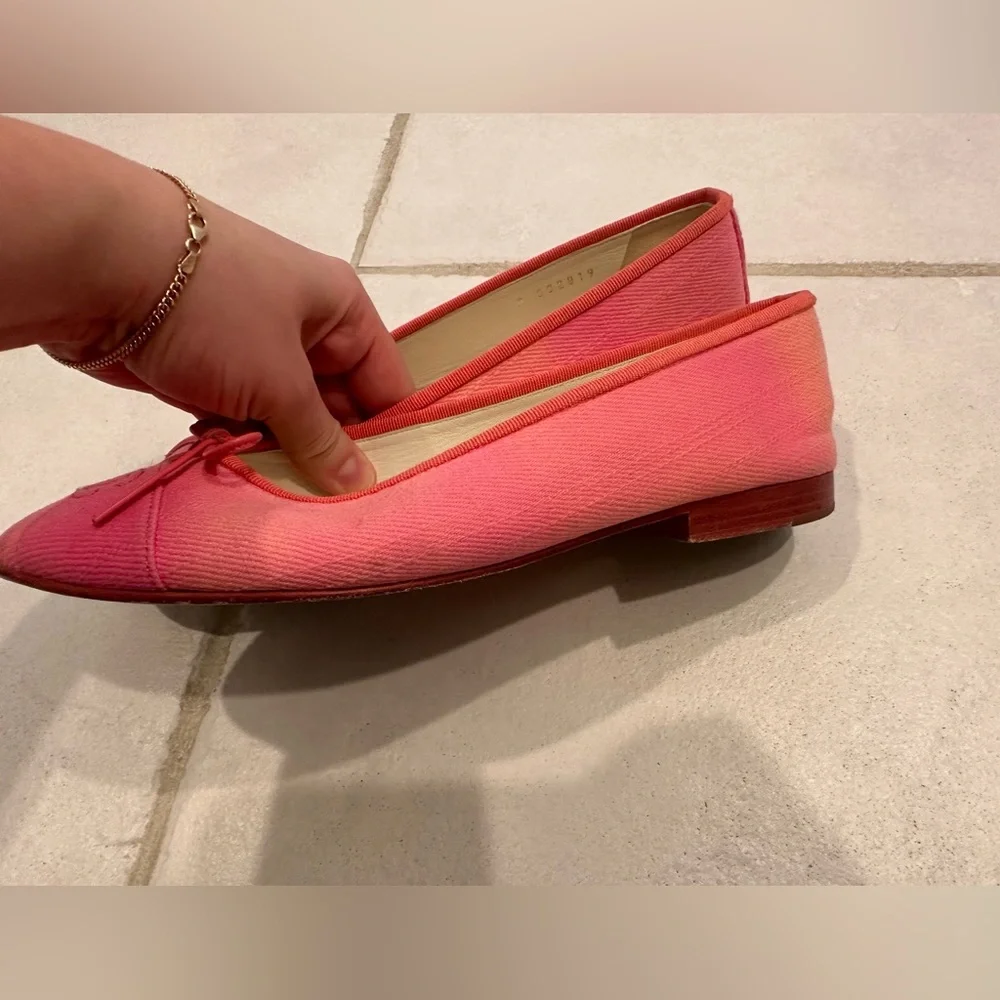 CHANEL Pink Flats with Bow Detail - Picture 2 of 9